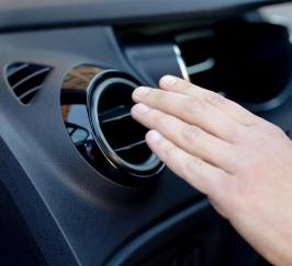 Giải quyết triệt để ‘lạnh không sâu’ cho xe Mercedes C200 tại MaxAuto