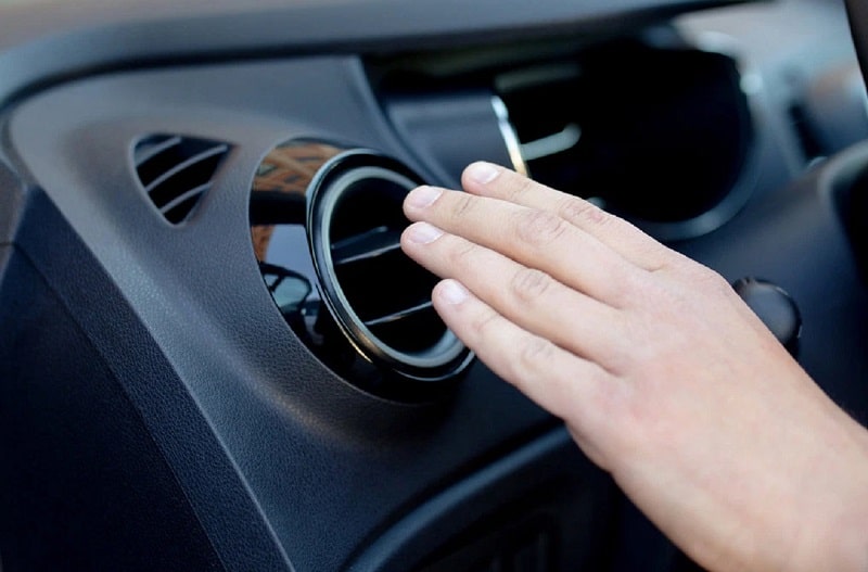 Giải quyết triệt để ‘lạnh không sâu’ cho xe Mercedes C200 tại MaxAuto